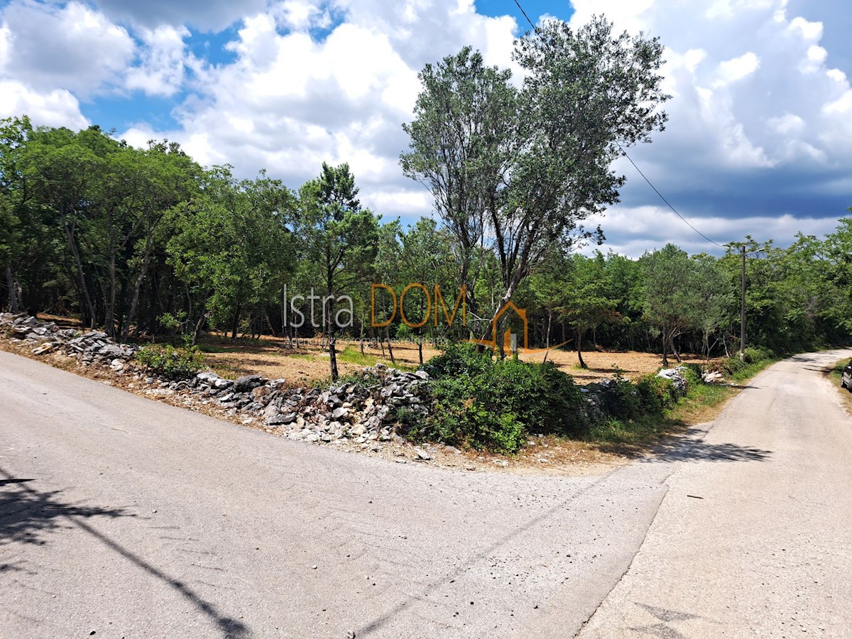 Land For sale - ISTARSKA MARČANA