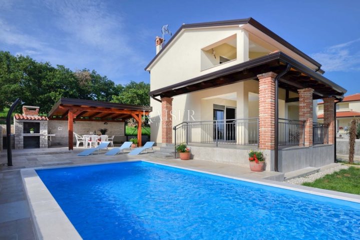 Maison à vendre 165 m² – Labinci