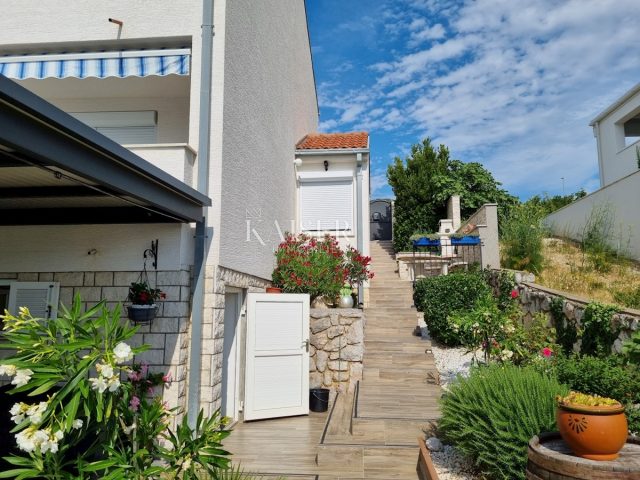 Kuća na prodaju 196 m² – Klenovica