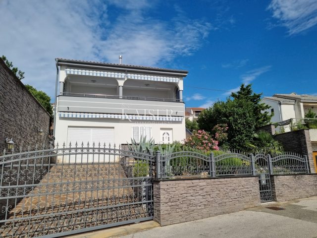 Hiša na predaj 210 m² – Klenovica