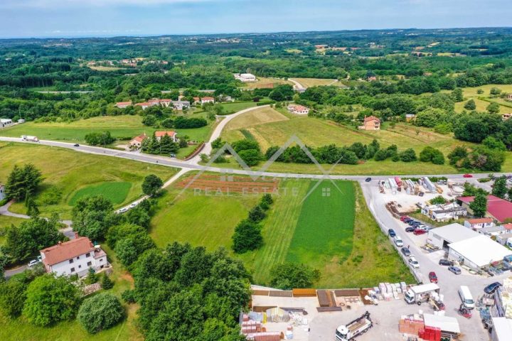 Land for sale 9508 m² – Bertoši