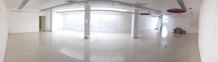 Poslovni prostori za najem 210 m² – Požega