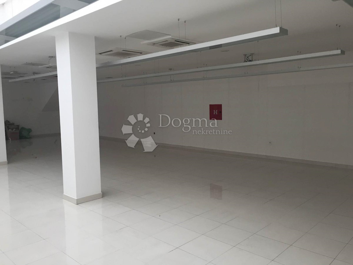 Poslovni prostor Za najam - POŽEŠKO-SLAVONSKA POŽEGA