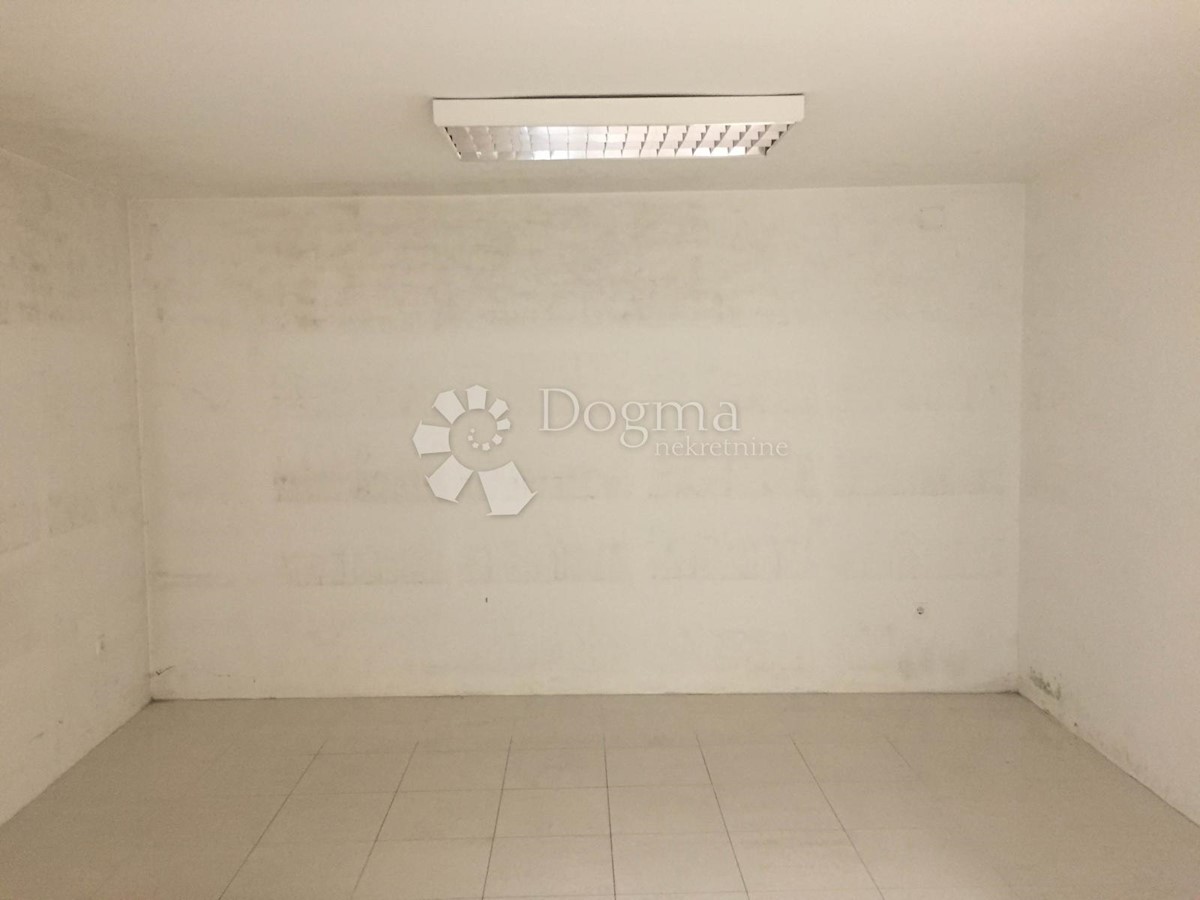 Poslovni prostor Za najam - POŽEŠKO-SLAVONSKA POŽEGA