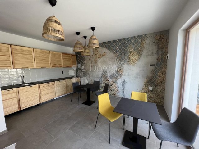 Kuća na prodaju 350 m² – Pula