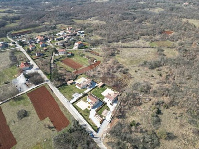Terreno in vendita 3100 m² – Tinjan