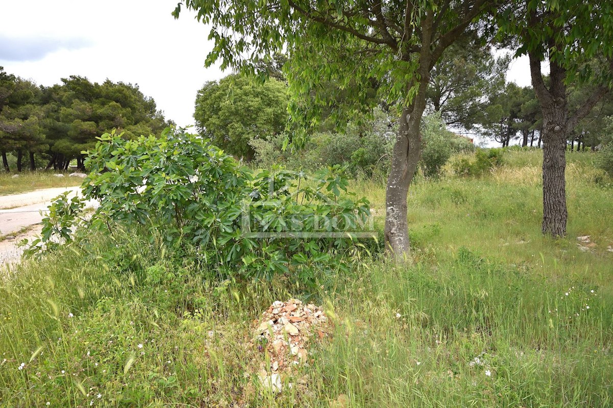 Land For sale - ŠIBENSKO-KNINSKA VODICE