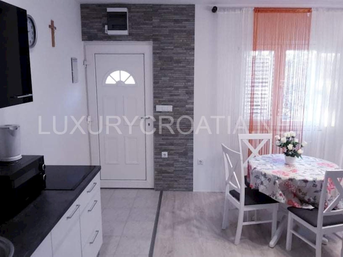 House For sale - SPLITSKO-DALMATINSKA KAŠTELA