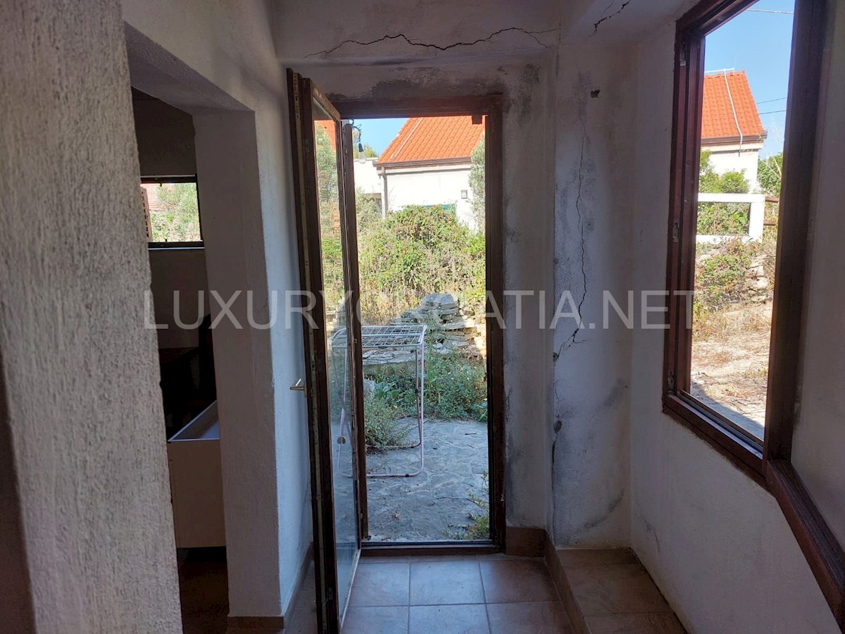 House For sale - SPLITSKO-DALMATINSKA ŠOLTA