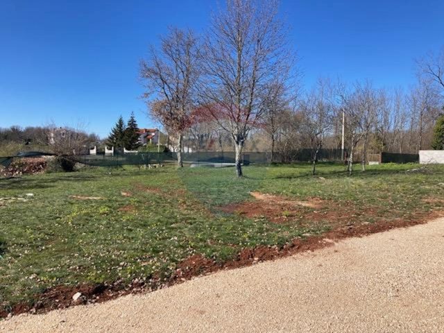 Pozemek na prodej 741 m² – Muntrilj
