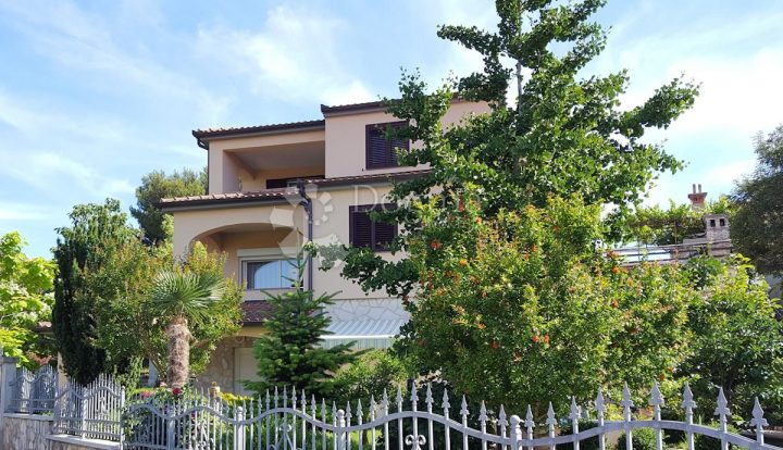 House for sale 360 m² – Banjole