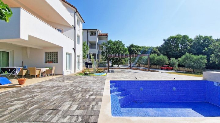 House for sale 318 m² – Banjole