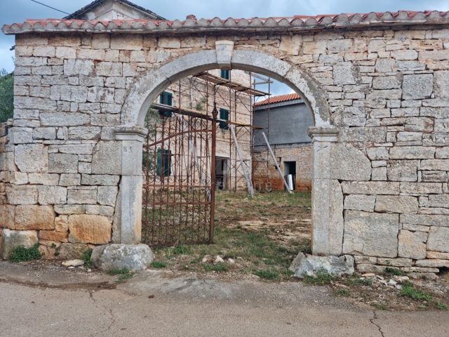 Kuća na prodaju 514 m² – Jakovici