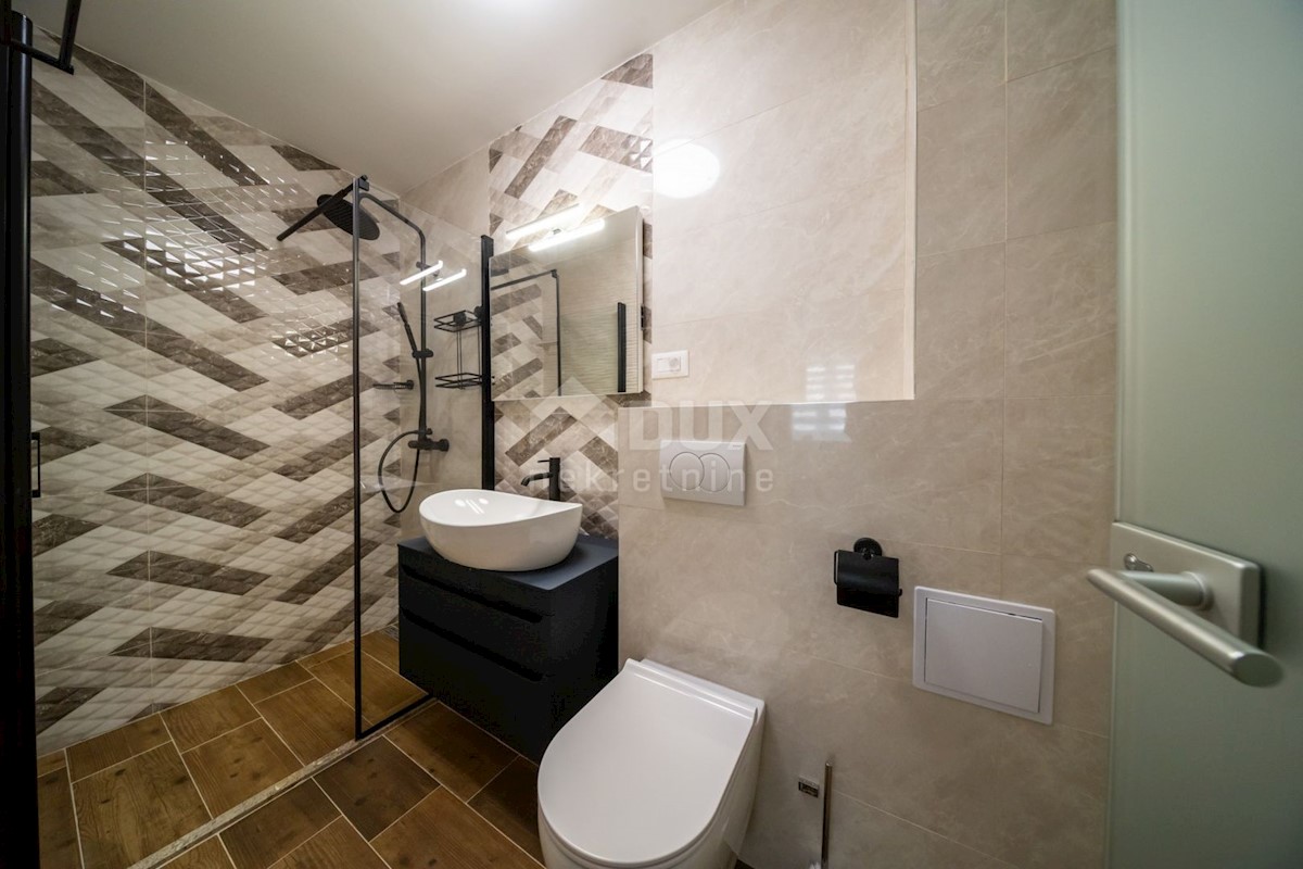 Haus Zu verkaufen - ŠIBENSKO-KNINSKA ROGOZNICA