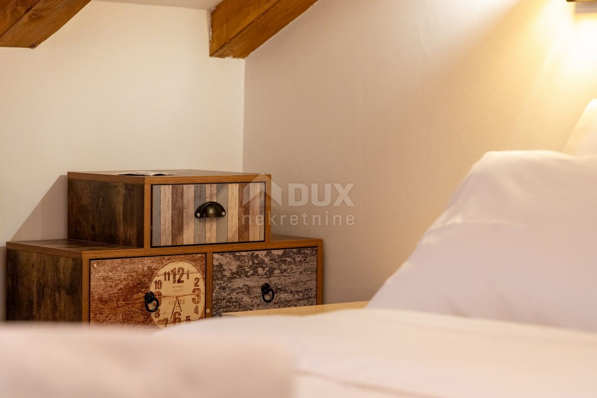 Haus Zu verkaufen - ŠIBENSKO-KNINSKA ROGOZNICA