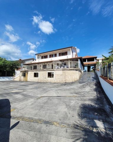 Maison à vendre 542 m² – Pobri