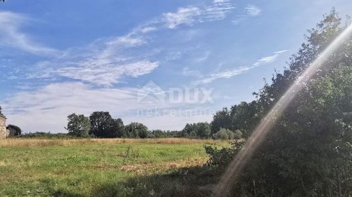Parcela na predaj 900 m² – Kaštelir