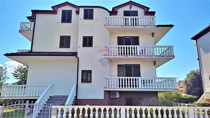 Casa in vendita 660 m² – Umag
