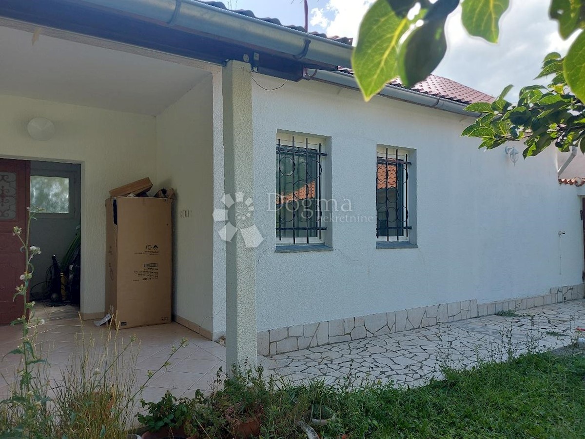 Hiša Na predaj - PRIMORSKO-GORANSKA VINODOLSKA OPĆINA