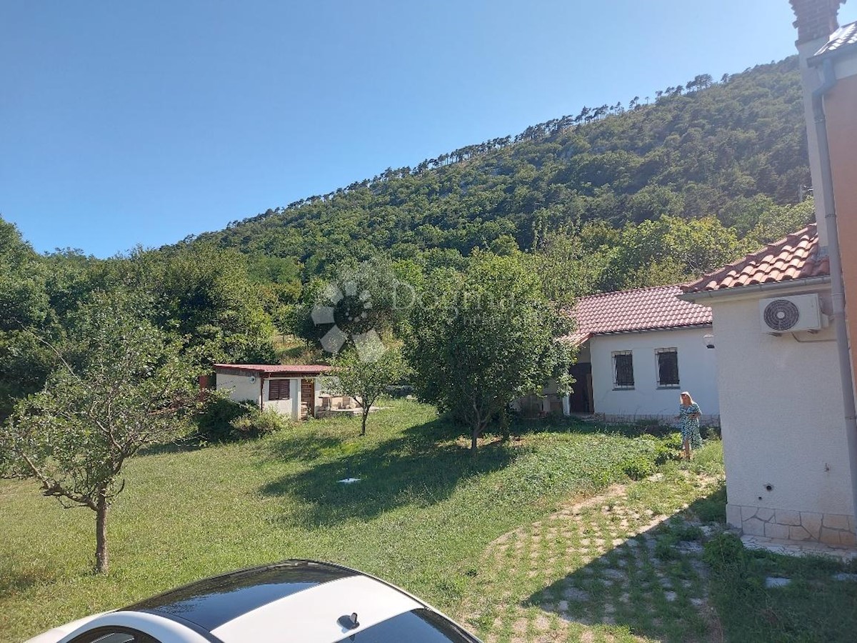 Hiša Na predaj - PRIMORSKO-GORANSKA VINODOLSKA OPĆINA