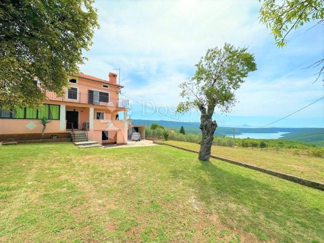 Kuća na prodaju 265 m² – Barban