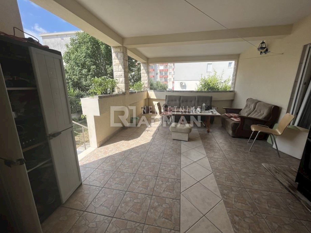 House For sale - SPLITSKO-DALMATINSKA KAŠTELA