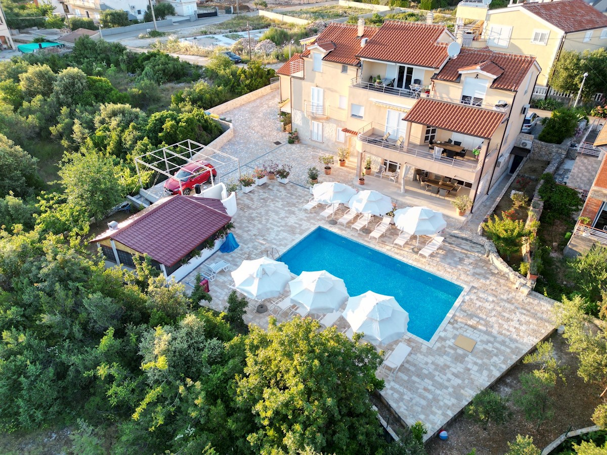 Hiša Na predaj - ŠIBENSKO-KNINSKA ŠIBENIK