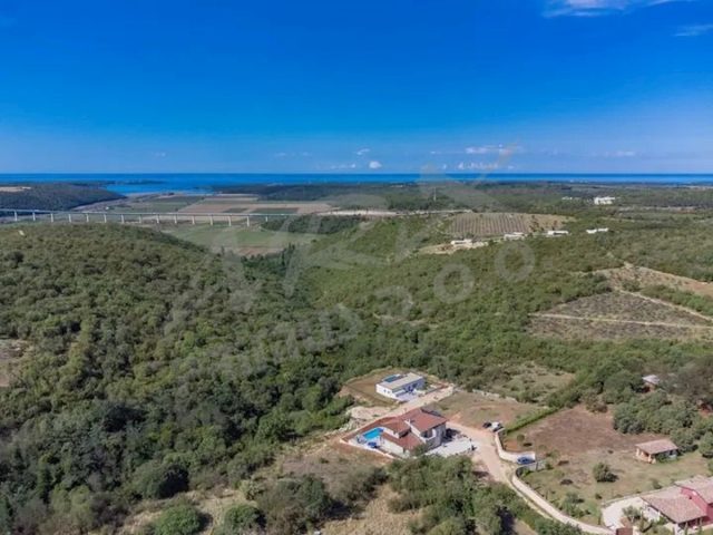Dom na predaj 450 m² – Nova Vas