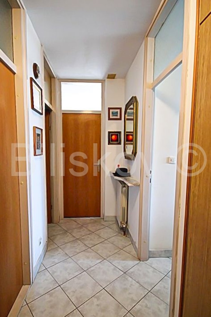 Apartment Zu verkaufen - SPLITSKO-DALMATINSKA SPLIT