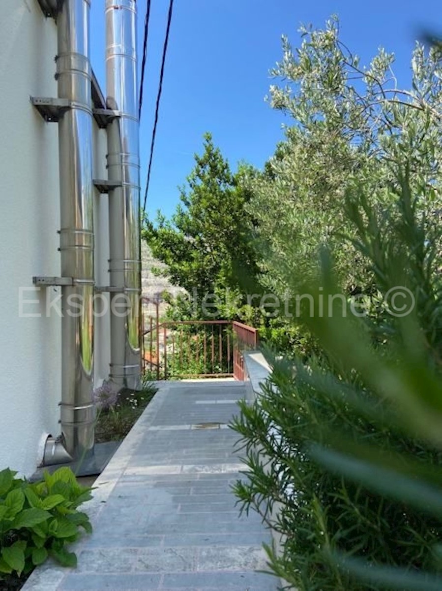 House For sale - SPLITSKO-DALMATINSKA SPLIT