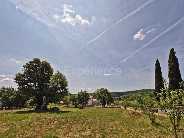 Działka na sprzedaż 2018 m² – Motovun