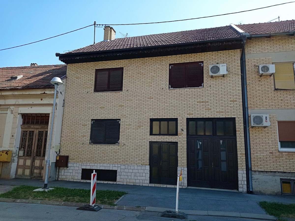 Maison À vendre - OSJEČKO-BARANJSKA OSIJEK