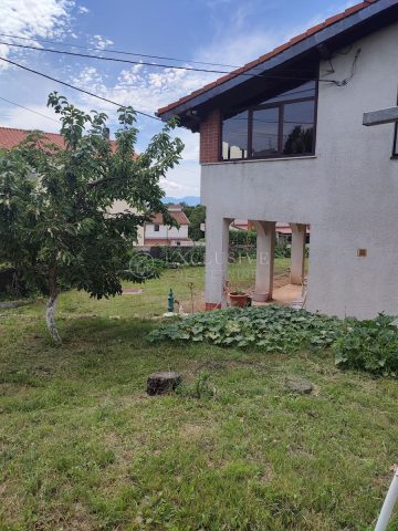 Kuća na prodaju 341 m² – Viškovo