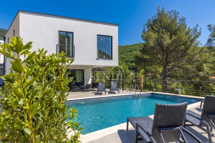 Dom na predaj 200 m² – Mošćenička Draga