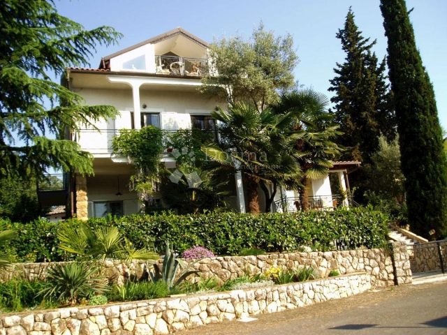 Kuća na prodaju 300 m² – Malinska