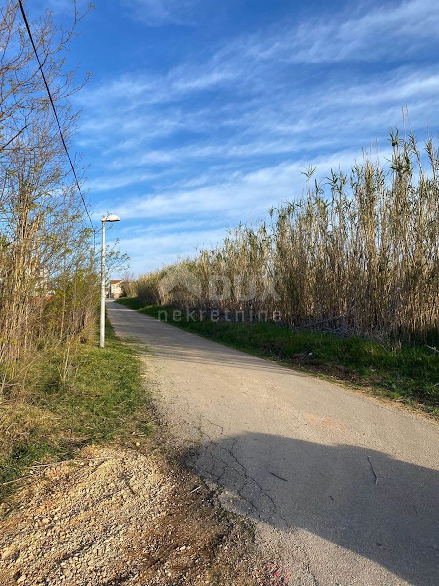 Parcela Naprodaj - ZADARSKA Privlaka
