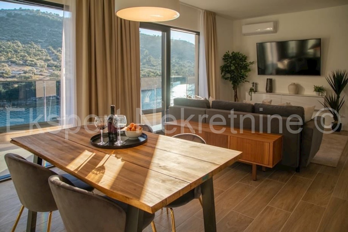 Flat For sale - ŠIBENSKO-KNINSKA ROGOZNICA