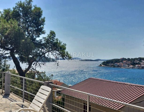 Dom na predaj 384 m² – Tisno