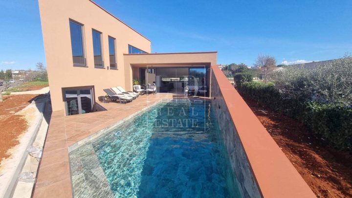 Hiša na predaj 155 m² – Bužinija