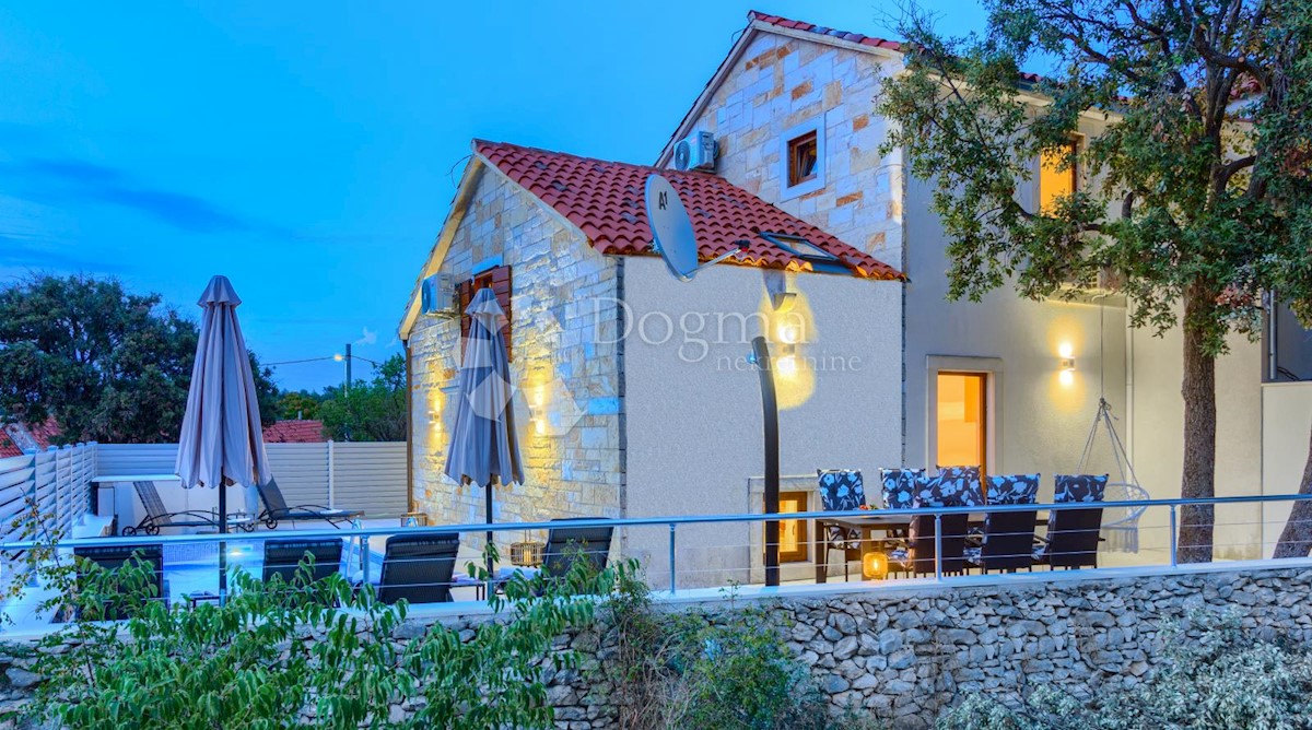 Haus Zu verkaufen - SPLITSKO-DALMATINSKA BRAČ