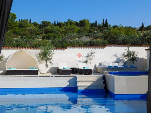 Maison à vendre 370 m² – Brač