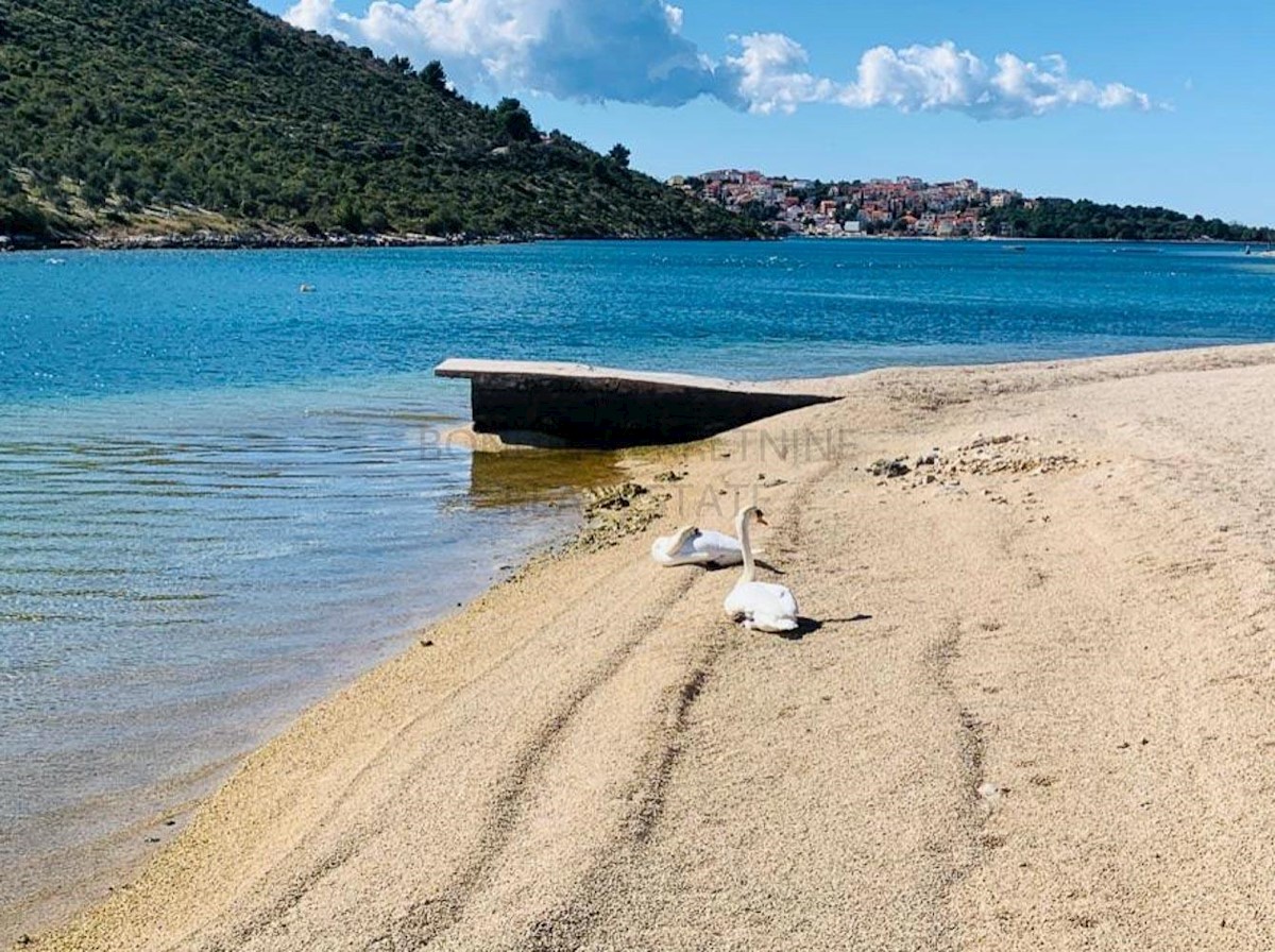 Stan Na prodaju - ŠIBENSKO-KNINSKA ROGOZNICA