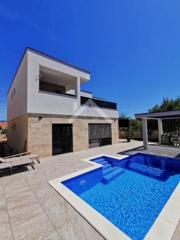 Dům na prodej 202 m² – Vir