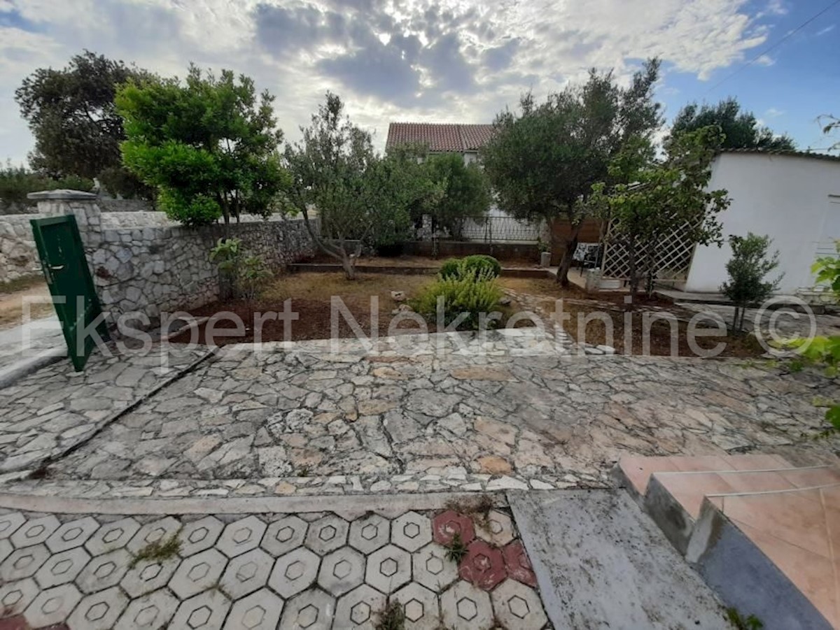 Maison À vendre - ŠIBENSKO-KNINSKA ROGOZNICA