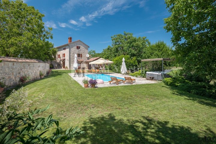 Dům na prodej 200 m² – Poreč