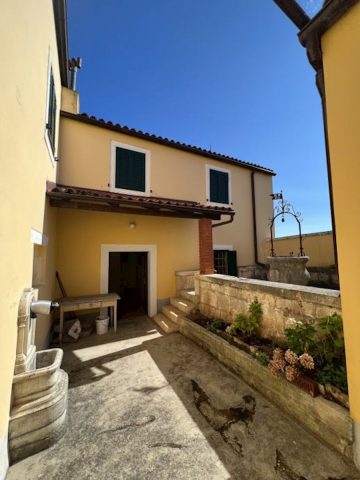 Casa in vendita 220 m² – Marčana