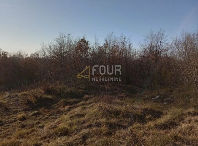 Pozemok na predaj 3975 m² – Bale