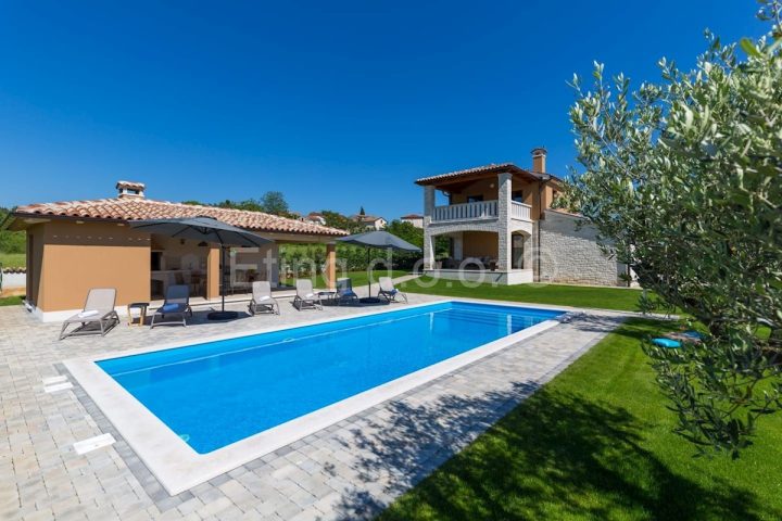Hiša na predaj 186 m² – Dračevac