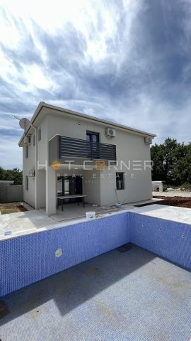 Kuća na prodaju 170 m² – Pomer