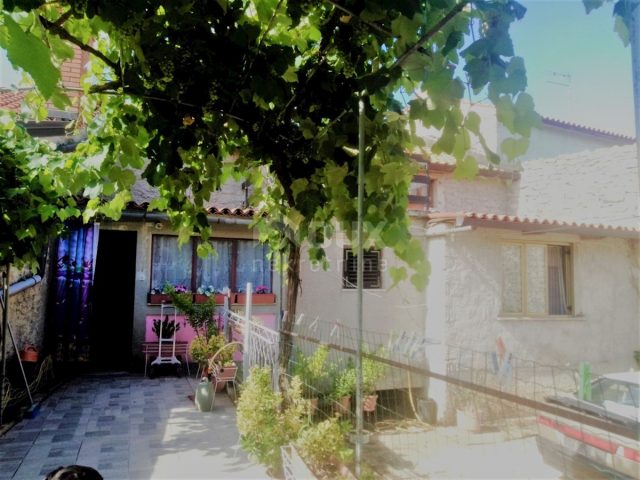 Kuća na prodaju 230 m² – Brtonigla